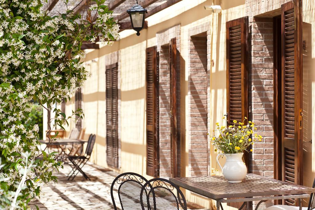 Casale Pundarika Guest House Riparbella Exterior foto