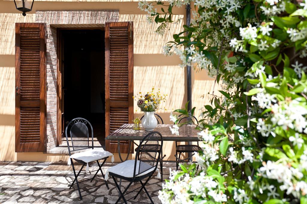 Casale Pundarika Guest House Riparbella Exterior foto