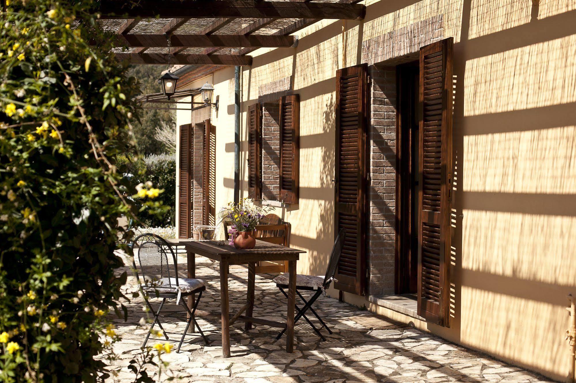 Casale Pundarika Guest House Riparbella Exterior foto